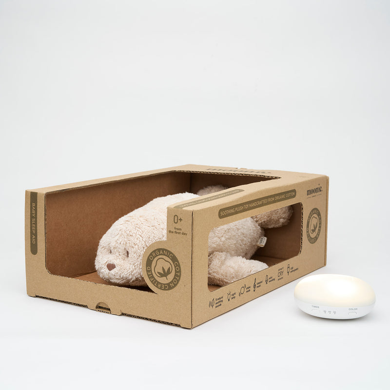 Moonie Einschlafhilfe Robbe Organic Sand in Verpackung