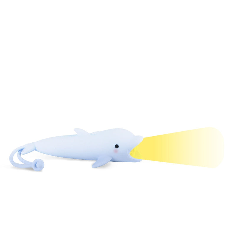 Delfin Kindertaschenlampe von Rabbit & Friends mit Lichtkegel