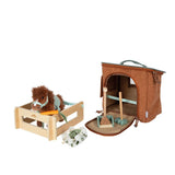 Spielset Pferd mit Stall und Zubehör mit brauner Tasche von small foot_03