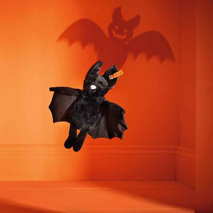 Fledermaus Boris von Steiff_mit Schatten