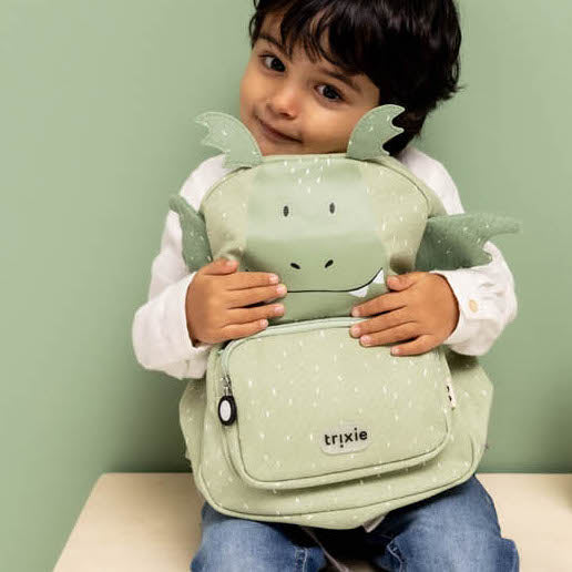 Kind mit Großer Kinderrucksack Mr. Dragon von Trixie