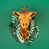 Giraffenkopf von Clockwork Soldier_Bastelset und Wanddeko_Giraffe an Wand_von vorne