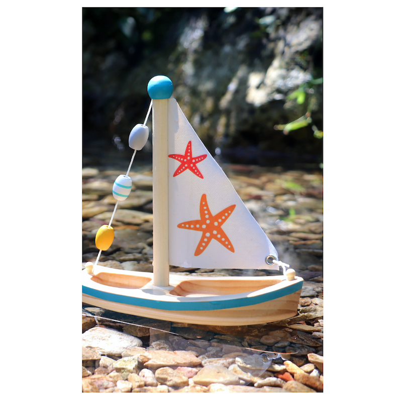 Wasserspielzeug Segelboot Seestern von Smallfoot_im Wasser