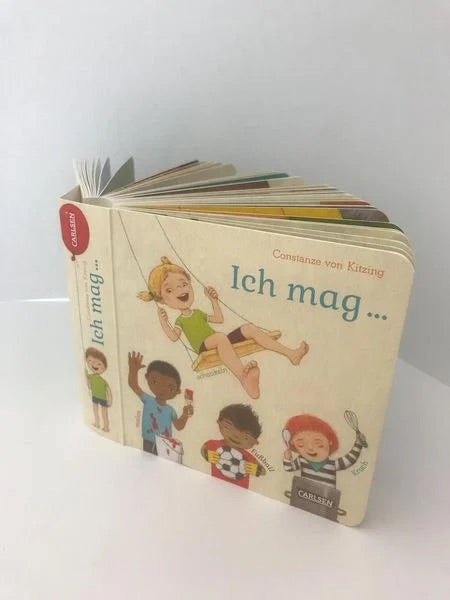 Pappbilderbuch "Ich mag ... schaukeln, malen, Fußball, Krach" von Constanze von Kitzing_Carlsen Verlag_Buch aufgefächert